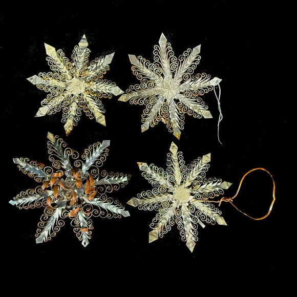 4 Vintage Tin Can Curly Quilling Stars Folk Art Christmas Tree Ornaments - Picture 1 of 11